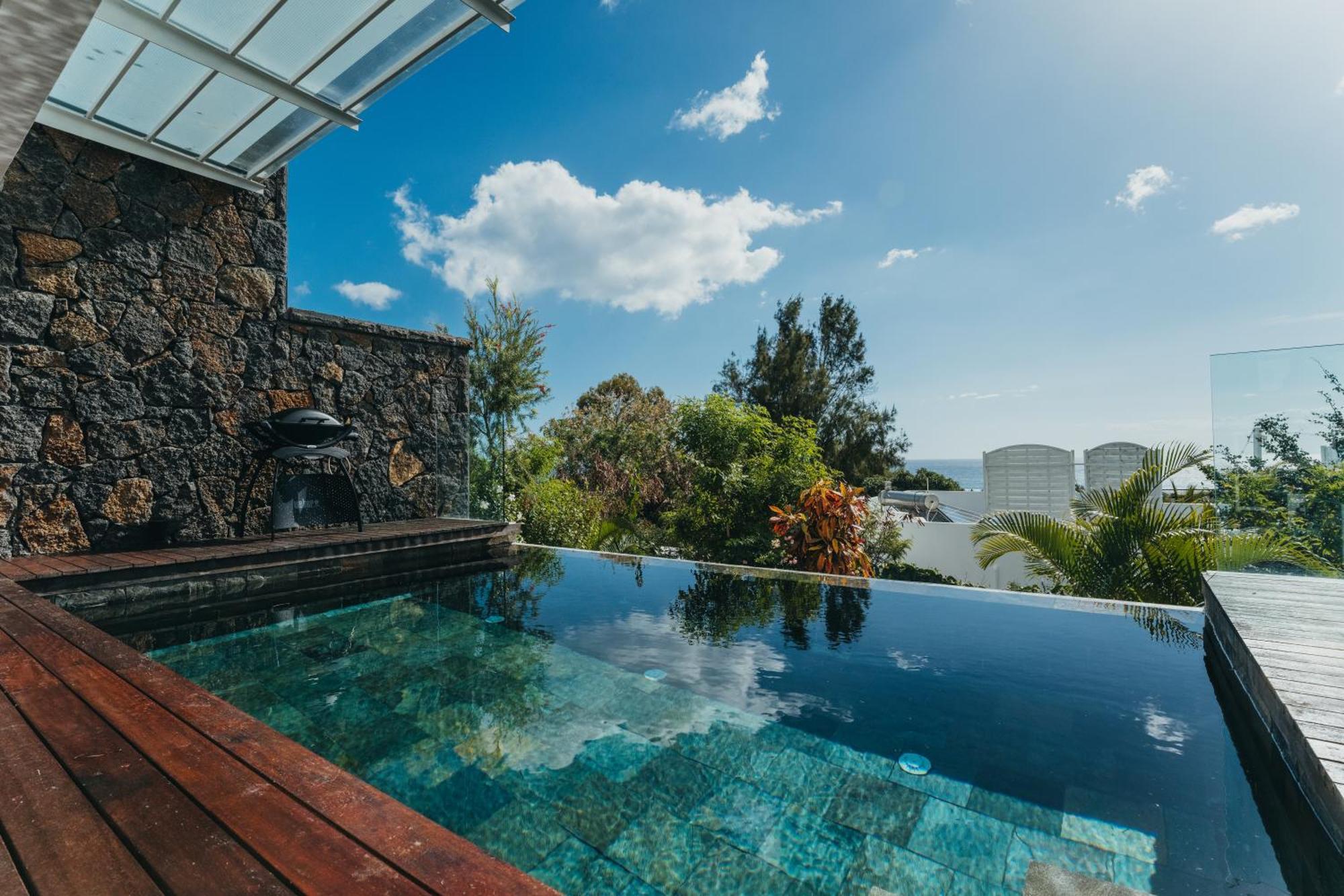 Appartement De Luxe Piscine Et Vue Mer Rivière Noire Exterior foto